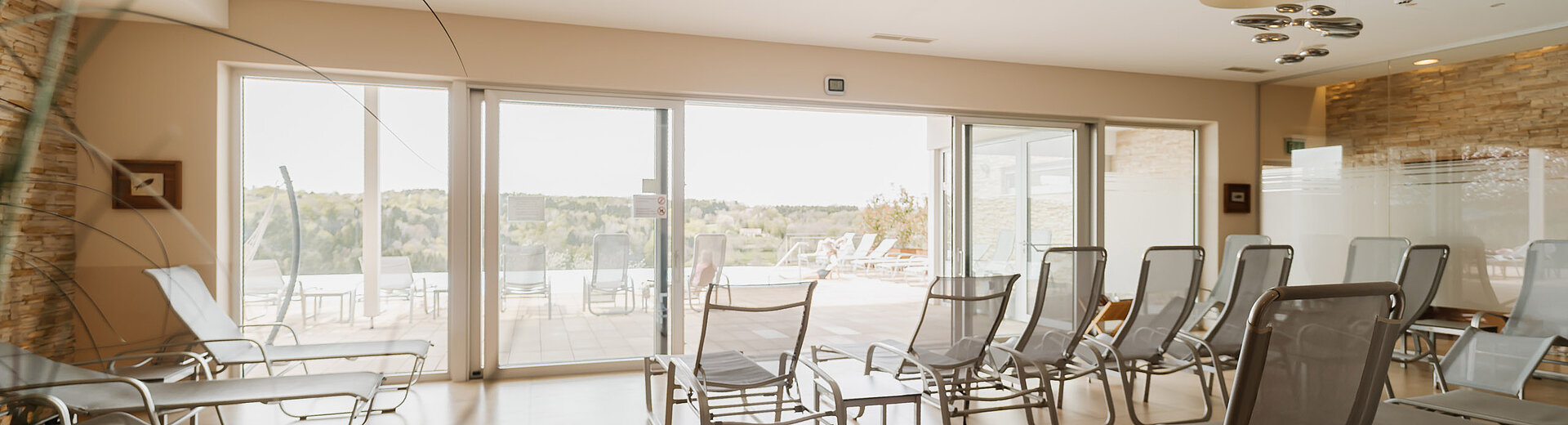 NaturSPA mit Liegen im Hotel das Eisenberg.