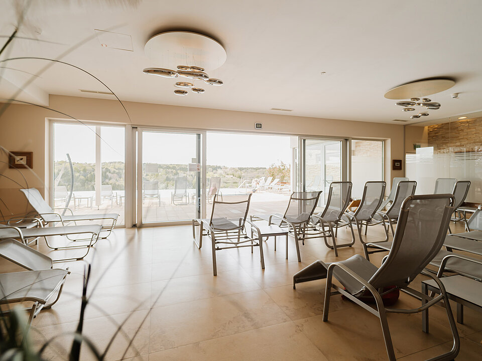 NaturSPA mit Liegen im Hotel das Eisenberg.