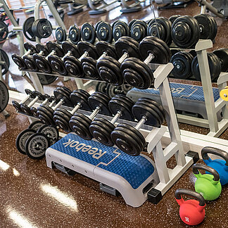 Geräte im Fitnessraum vom Hotel das Eisenberg (c) Jean Van Luelik Photographer.